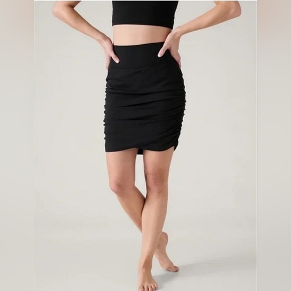 EUC Athleta Transcend Skort Xsmall Black - Picture 1 of 12